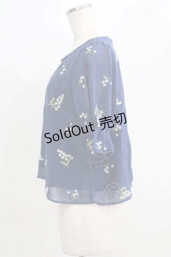 画像2: Fi.n.t / ミモザ総刺繍プルオーバーブラウス Free NAVY H-25-06-10-036-CA-BL-NS-ZH (2)