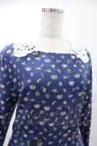 画像4: Jane Marple / Tumbling Diceのグースカラードレス  紺 H-25-06-10-1026-JM-OP-KB-ZH (4)