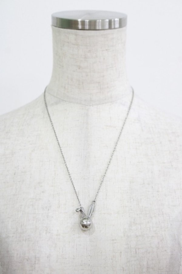 画像2: NieR Clothing / BUNNY 3D PENDANT  シルバー H-25-06-22-078-PU-AC-KB-ZH (2)