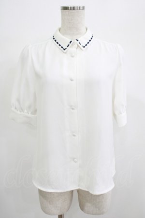 画像: Fi.n.t / 配色タイ付きはしごリボン衿5分袖ブラウス Free OFF×NAVY H-25-06-29-1052-CA-BL-NS-ZH