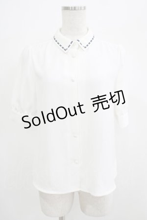 画像: Fi.n.t / 配色タイ付きはしごリボン衿5分袖ブラウス Free OFF×NAVY H-25-06-29-1052-CA-BL-NS-ZH