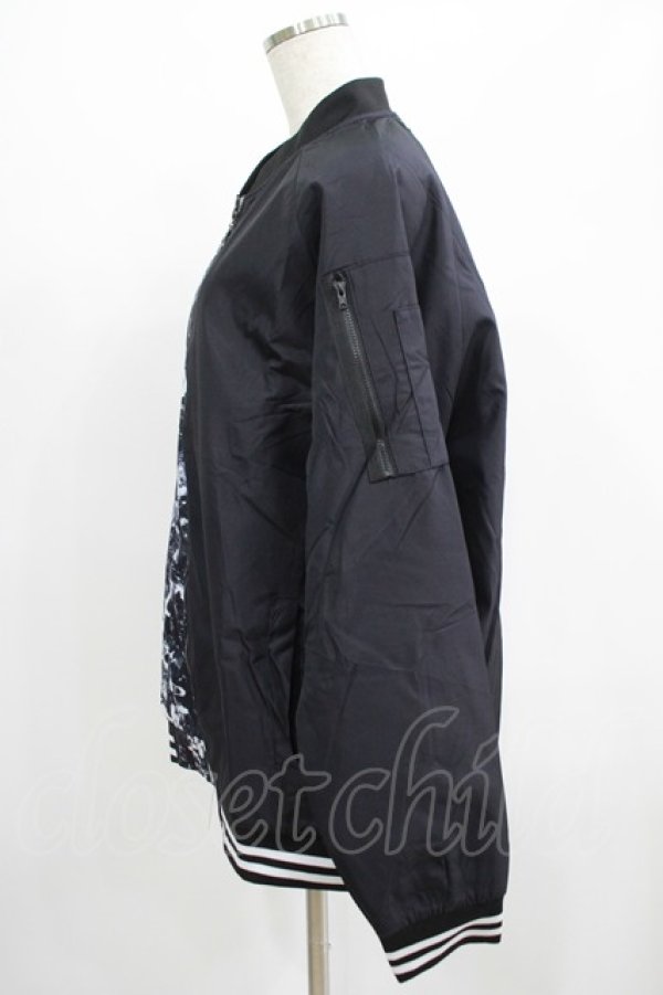 画像2: NieR Clothing / プリント切替ブルゾンジャケット   H-25-07-01-036-PU-JA-KB-ZH (2)