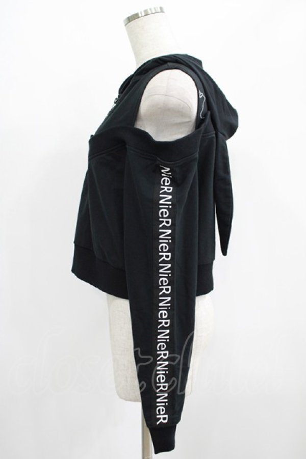画像2: NieR Clothing / オフショルショートパーカー  黒 H-25-07-01-037-PU-TO-KB-ZH (2)