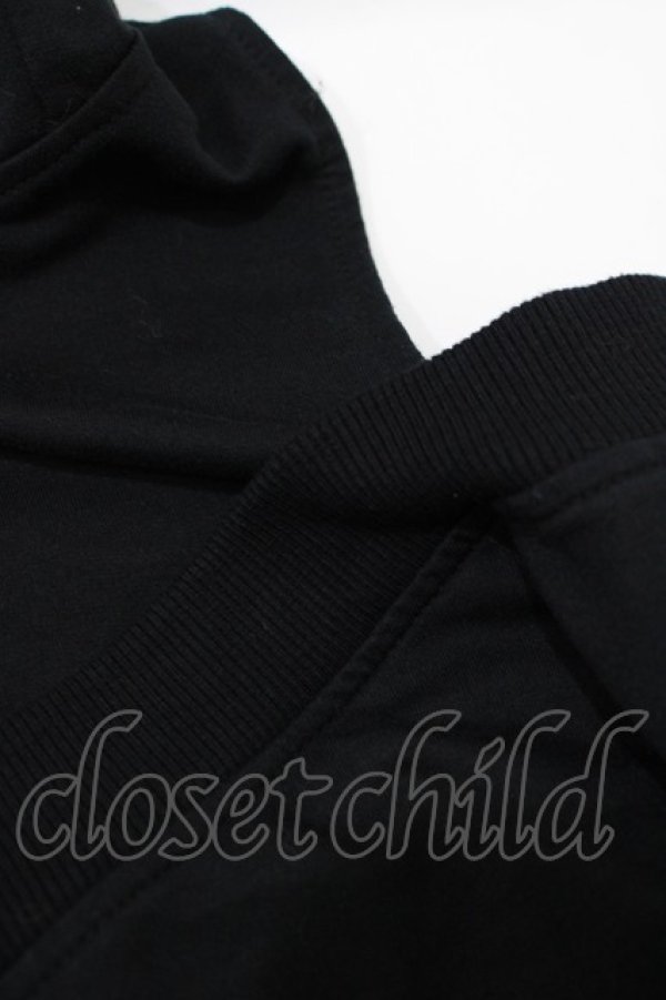 画像4: NieR Clothing / オフショルショートパーカー  黒 H-25-07-01-037-PU-TO-KB-ZH (4)
