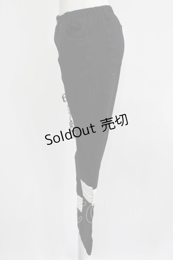画像2: IRO+IRO / ベルト×チェーンのパンク装飾と包帯プリントスキニーパンツ XL ブラック H-25-07-09-044-LO-PA-NS-ZH (2)