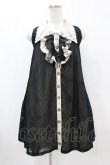 画像1: HONEY / 蝶刺繍レイヤード風ノースリーブシャツワンピース  グレージュ×黒 H-25-07-20-038-HN-OP-KB-ZH (1)