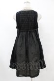 画像2: HONEY / 蝶刺繍レイヤード風ノースリーブシャツワンピース  グレージュ×黒 H-25-07-20-038-HN-OP-KB-ZH (2)