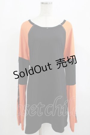 画像: Ozz On / 配色切替カットソー  黒×オレンジ H-25-08-02-044-OO-TO-KB-ZH