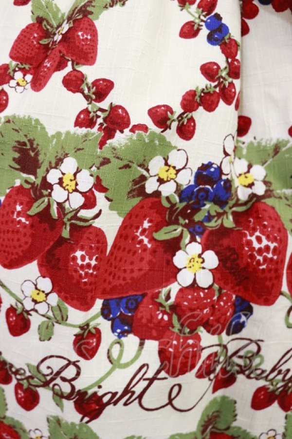 画像4: BABY,THE STARS SHINE BRIGHT / Strawberry Garden柄ジャンパースカートI Free オフ白 H-25-08-02-1004-BA-OP-NS-ZH (4)