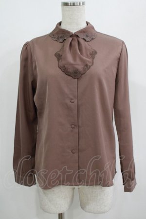 画像: an another angelus / カットワーク刺繍ジャボ付きブラウス Free BROWN H-25-08-03-056-CA-BL-NS-ZH