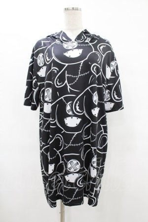 画像: NieR Clothing / 総柄半袖プルパーカー  黒 H-25-08-04-1044-PU-TO-KB-ZH