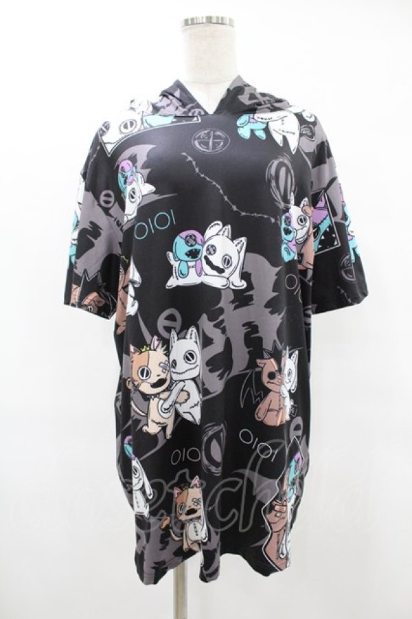 画像1: NieR Clothing / 総柄半袖プルパーカー  黒 H-25-08-04-1047-PU-TO-KB-ZT277 (1)