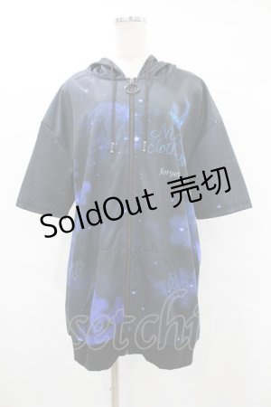 画像: NieR CLOTHING / 総柄ZIP半袖パーカー  黒×青 H-25-08-04-1052-PU-TO-KB-ZT284