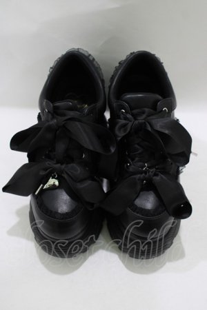 画像: Honey Cinnamon / ダブルリボン厚底スニーカー S（23〜23.5cm ） ブラック H-25-08-08-082-LO-SH-NS-ZH