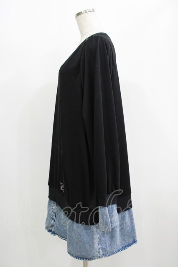 画像2: NieR Clothing / デニム切替オフショルワンピ  黒×ブルーデニム H-25-08-10-1057-PU-OP-KB-ZH (2)