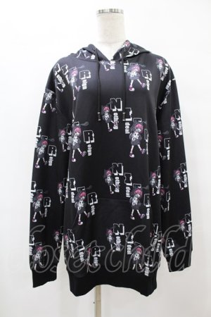 画像: NieR Clothing / プリントプルパーカー  黒 H-25-08-14-050-PU-TO-KB-ZH