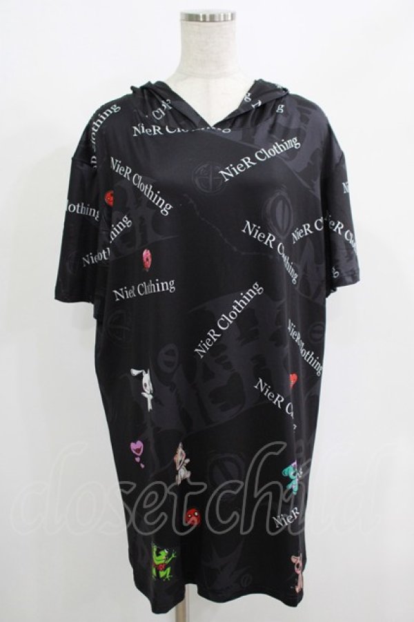 画像1: NieR Clothing / 総柄半袖プルパーカー  黒 H-25-08-15-060-PU-TO-KB-ZT164 (1)