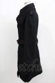 画像2: h.ANARCHY / カラーステッチベルト付コート  黒×赤 H-25-08-16-016-HN-CO-KB-ZT-C058 (2)