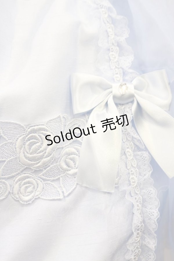 画像4: metamorphose / 【プラスサイズ】Mellifluous フロントあきフリルジャンパースカート プラスサイズ サックス H-25-08-18-1013-ME-OP-NS-ZH (4)