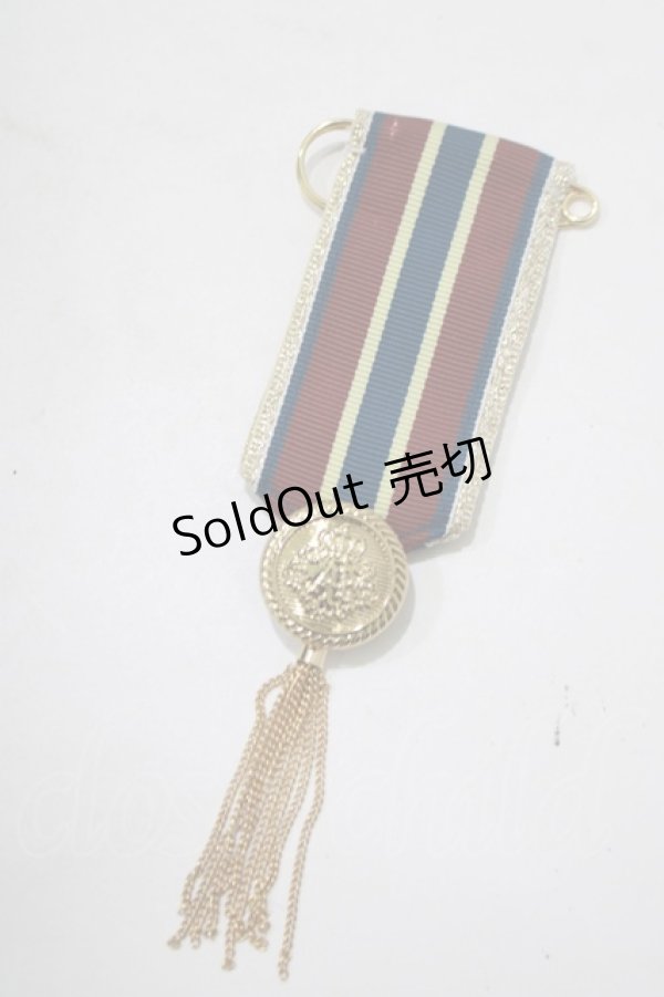 画像1: ALICE and the PIRATES / チェーンタッセル付きメダルピン  ゴールド H-25-08-23-063-PA-AC-NS-ZH (1)