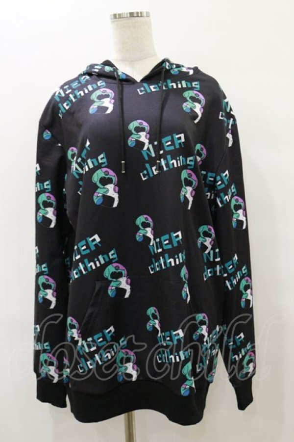 画像1: NieR Clothing / 総柄プルパーカー  黒 H-25-08-25-1022-PU-TO-KB-ZH (1)