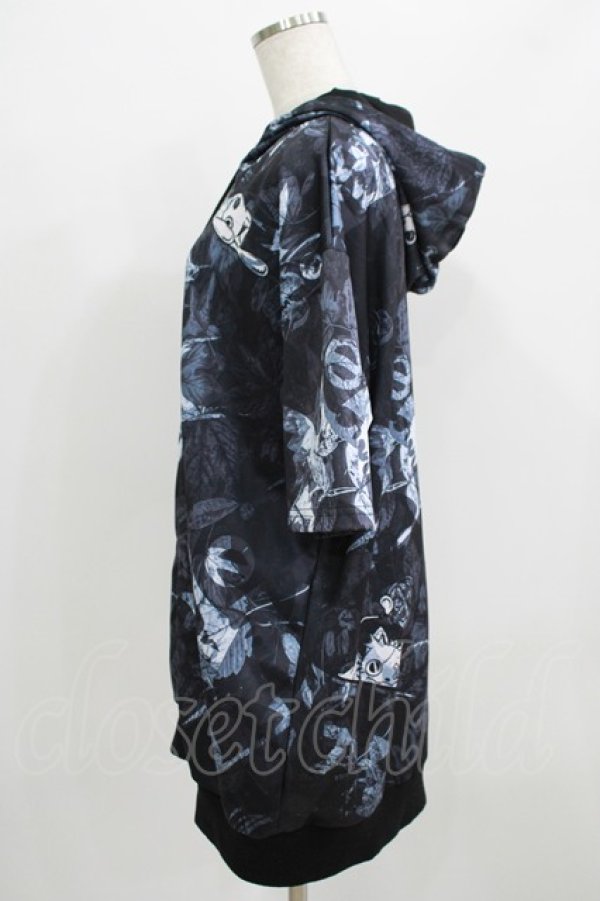 画像2: NieR Clothing / 総柄ZIP半袖パーカー  黒 H-25-09-01-042-PU-TO-KB-ZT264 (2)