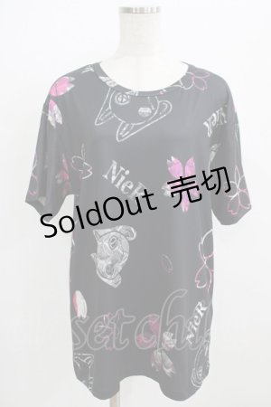 画像: NieR Clothing / プリント半袖CUTSEW  黒 H-25-09-01-062-PU-TO-KB-ZH