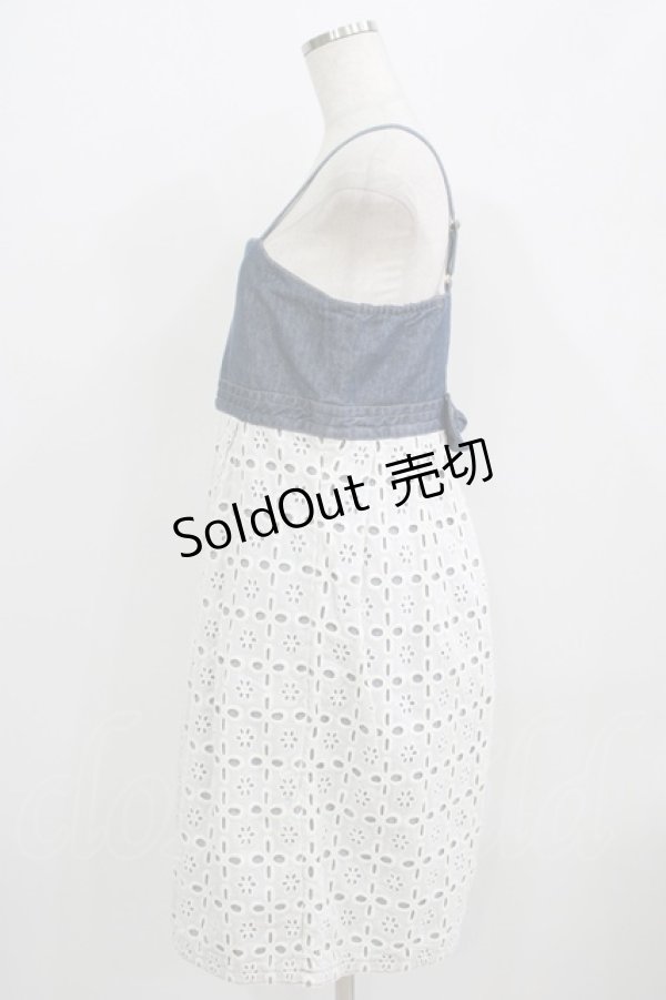 画像2: Shirley Temple / カットワークデニムワンピース 160 ブルー×オフホワイト H-25-09-04-059-ET-OP-KB-ZH (2)