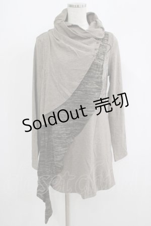 画像: Ozz Croce / レイヤード風ハイネックトップス  グレージュ H-25-09-07-035-OO-TO-KB-ZH