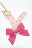 画像2: Maison de FLEUR / イニシャルリボンチャーム  ライトピンク H-25-09-09-1004-LO-ZA-NS-ZH (2)