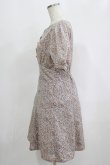 画像2: Fi.n.t / チョーカーリボン付き小花柄ミニワンピース Free PINK BEIGE H-25-09-13-032-CA-OP-NS-ZH (2)