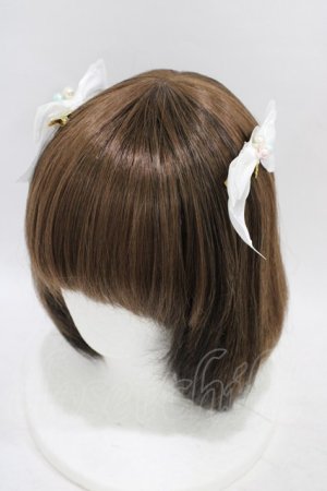 画像: BABY,THE STARS SHINE BRIGHT / はるちゃんの願いを紡ぐFlower embroideryリボンパールクリップ  オフ白 H-25-09-18-1011-BA-AC-NS-ZH