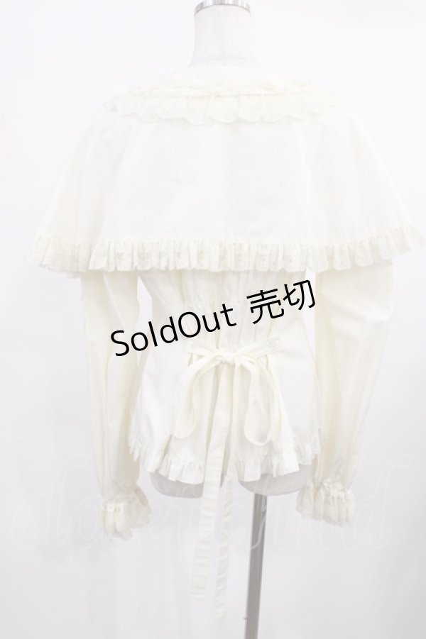 画像3: metamorphose / 【プラスサイズ】ケープ付き丸襟ブラウス プラスサイズ アイボリー H-25-09-26-1030-ME-BL-NS-ZH (3)