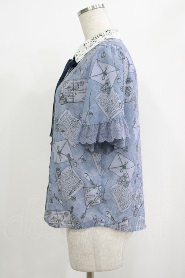 画像2: axes femme POETIQUE / プリュムプリントレース襟ブラウス M ブルー H-25-09-26-054-AX-TO-NS-ZH (2)