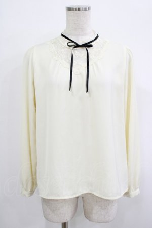 画像: Fi.n.t / リボン付きチュールレースヨークブラウス Free OFF WHITE H-25-09-30-1042-CA-BL-NS-ZH