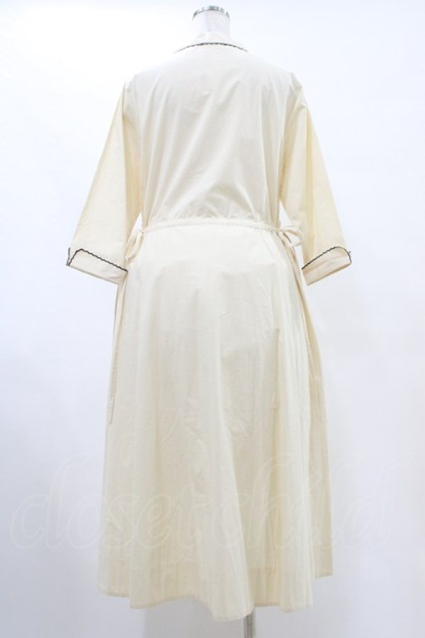 画像2: Jane Marple Dans Le Salon / Clover embroidery dress  バニラ H-25-10-01-026-JM-OP-KB-ZH (2)