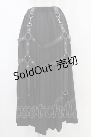 画像: LISTEN FLAVOR / ハーネスベルト付プリーツマキシスカート  ブラック H-25-10-02-040-PU-SK-KB-ZH