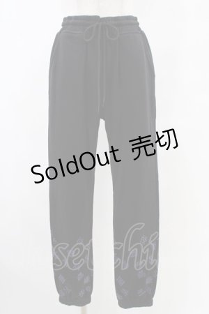 画像: NieR Clothing / プリントSWEAT PANTS  黒 H-25-10-03-025-PU-PA-KB-ZH