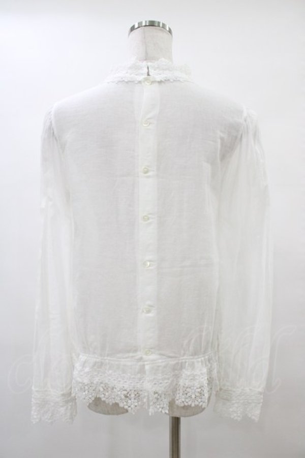 画像2: Jane Marple Dans Le Salon / レース切替バックボタンブラウス  ホワイト H-25-10-04-1004-JM-BL-KB-ZH (2)
