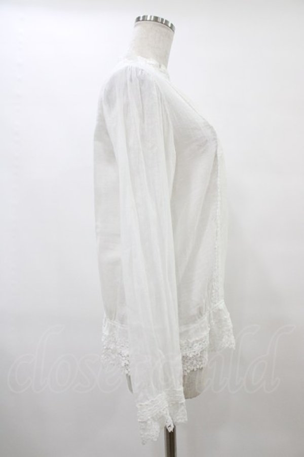画像3: Jane Marple Dans Le Salon / レース切替バックボタンブラウス  ホワイト H-25-10-04-1004-JM-BL-KB-ZH (3)