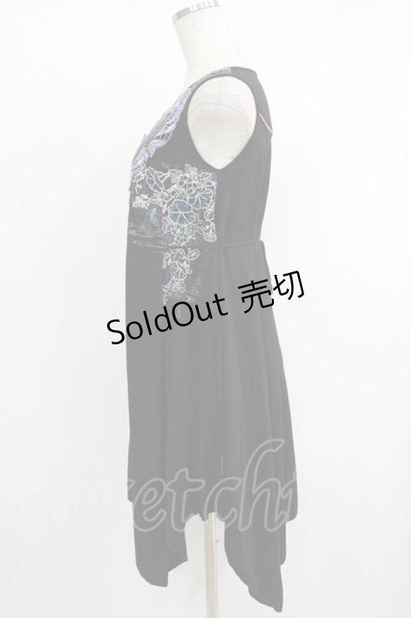 画像2: Ozz oneste / ヨークレース刺繍プリントチュニック  黒 H-25-10-08-1042-OO-TO-KB-ZT130 (2)