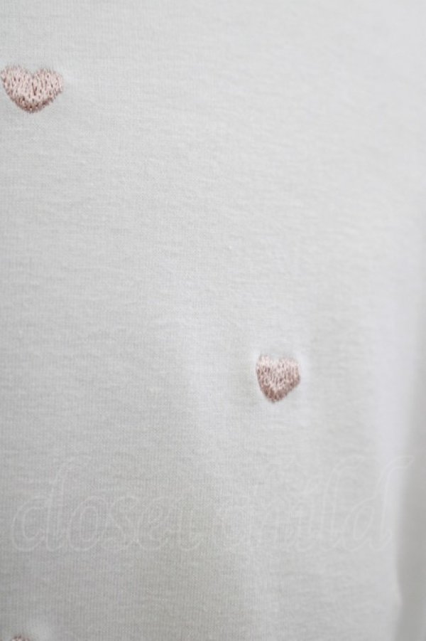 画像4: evelyn / ハート刺繍Tシャツ  オフ H-25-10-15-1036-LO-TS-NS-ZH (4)
