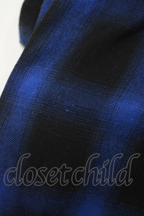 画像4: NieR Clothing / レイヤード風オフショルトップス  黒×青 H-25-10-23-1022-PU-TO-KB-ZH (4)