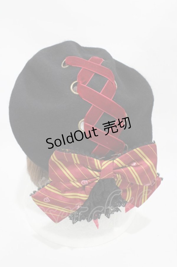 画像2: ATELIER PIERROT / ハリー・ポッター リボンブローチ付きレースアップベレー帽  グリフィンドール（レッド） H-25-10-23-2011-EL-AC-KB-ZH (2)