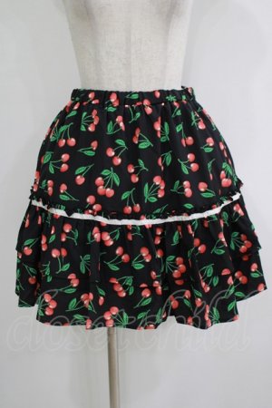 画像: E hyphen world gallery / チェリー柄スカート Free ブラック H-25-11-02-1041-LO-SK-NS-ZH