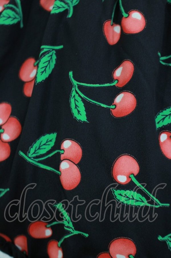 画像4: E hyphen world gallery / チェリー柄スカート Free ブラック H-25-11-02-1041-LO-SK-NS-ZH (4)