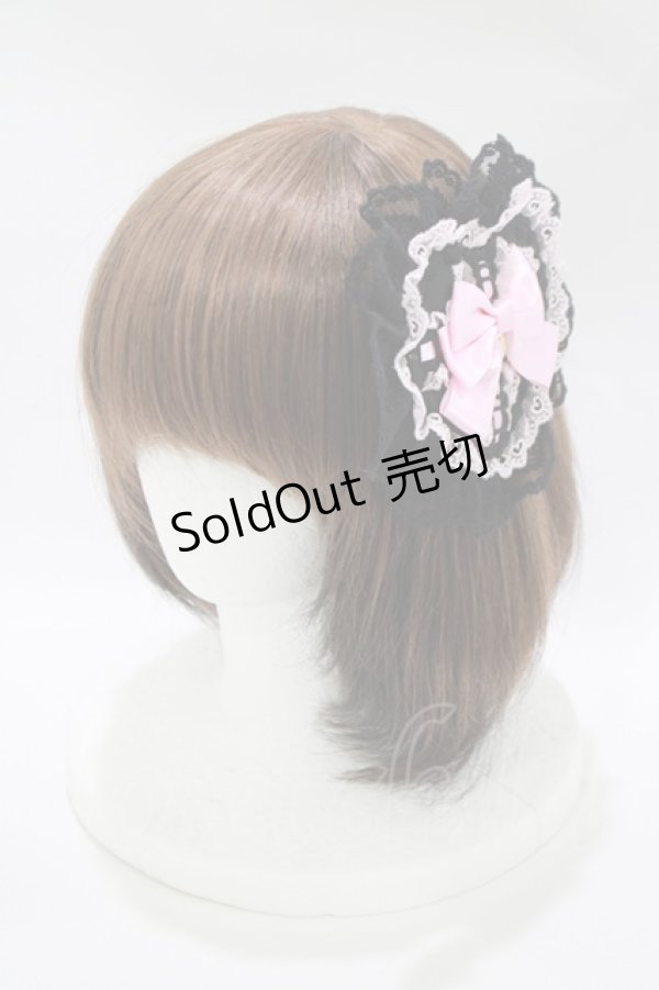 画像1: Angelic Pretty / プレゼントハートクリップブローチ  ブラック H-25-11-02-1081-AP-ZA-NS-ZH (1)