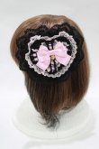 画像2: Angelic Pretty / プレゼントハートクリップブローチ  ブラック H-25-11-02-1081-AP-ZA-NS-ZH (2)