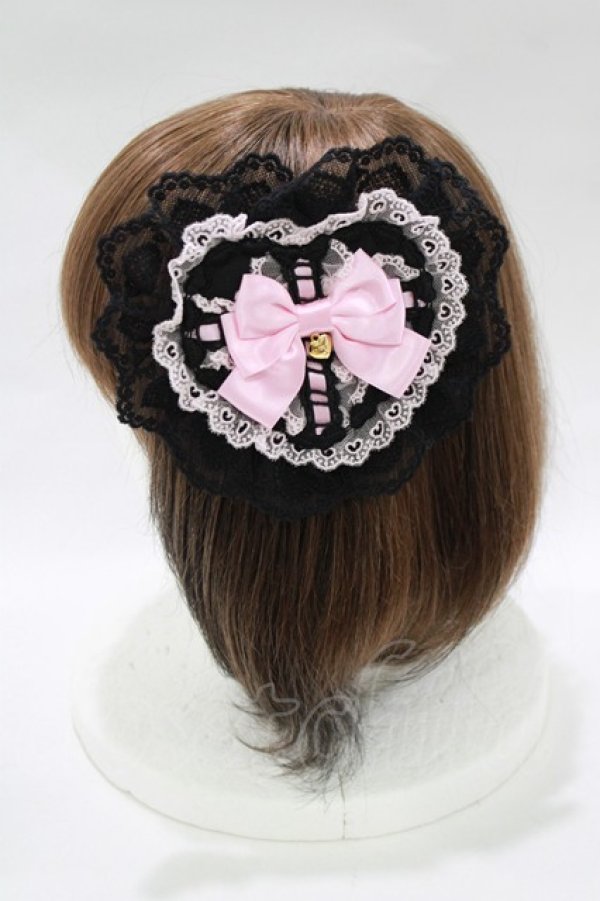 画像2: Angelic Pretty / プレゼントハートクリップブローチ  ブラック H-25-11-02-1081-AP-ZA-NS-ZH (2)
