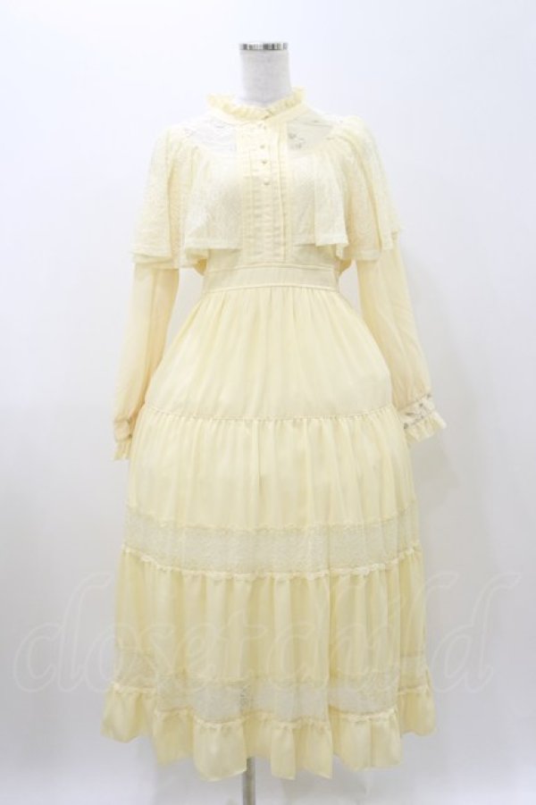 画像1: axes femme / 刺繍チュール使ケープワンピース Free イエロー H-25-11-05-066-AX-OP-NS-ZH (1)